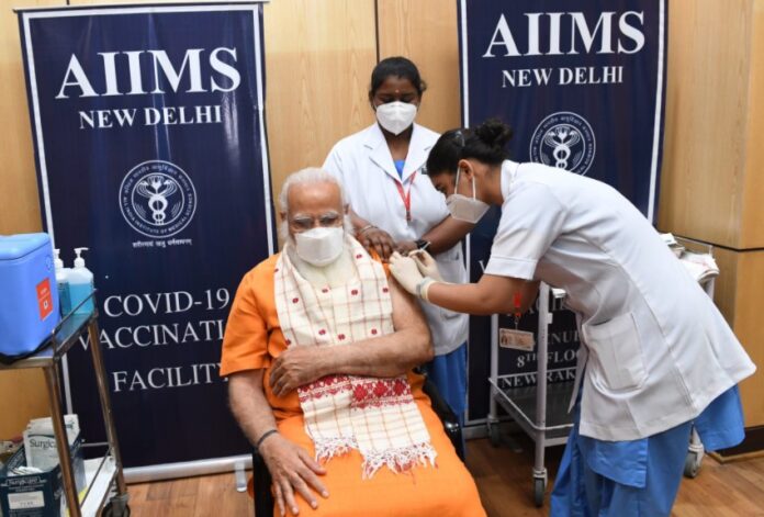 PM Narendra Modi also took the second dose of Corona's second dose at AIIMS, Delhi