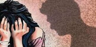 रात को महिला के घर में कूदे दो युवक, महिला से सामूहिक दुष्कर्म किया