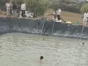 नोखा न्युज: हिम्मटसर में पैर फिसलने से डिग्गी में गिरी युवती, केड़ली में पौधे को पानी देते कुंड में फिसला लड़का