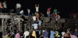 मालगाड़ी से टकराई कोरोमंडल एक्सप्रेस, 350 यात्री जख्मी, अबतक 50 की मौत ओडिशा में बड़ा ट्रेन हादसा, कोरोमंडल एक्सप्रेस और मालगाड़ी आपस में टकराईं
